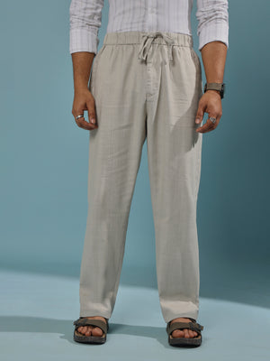 men's light grey loose fit joggers with an elastic waistband
joggers for men
loose fit joggers for men