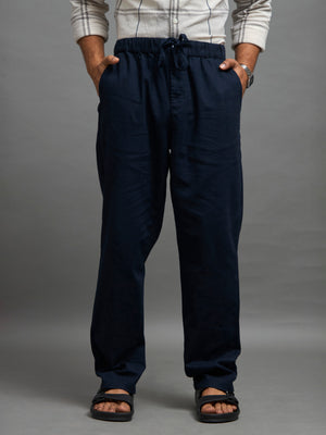 men's navy blue loose fit joggers with an elastic waistband
joggers for men
loose fit joggers for men