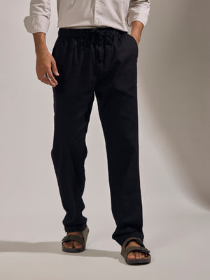 men's black loose fit linen joggers with an elastic waistband
joggers for men
loose fit joggers for men