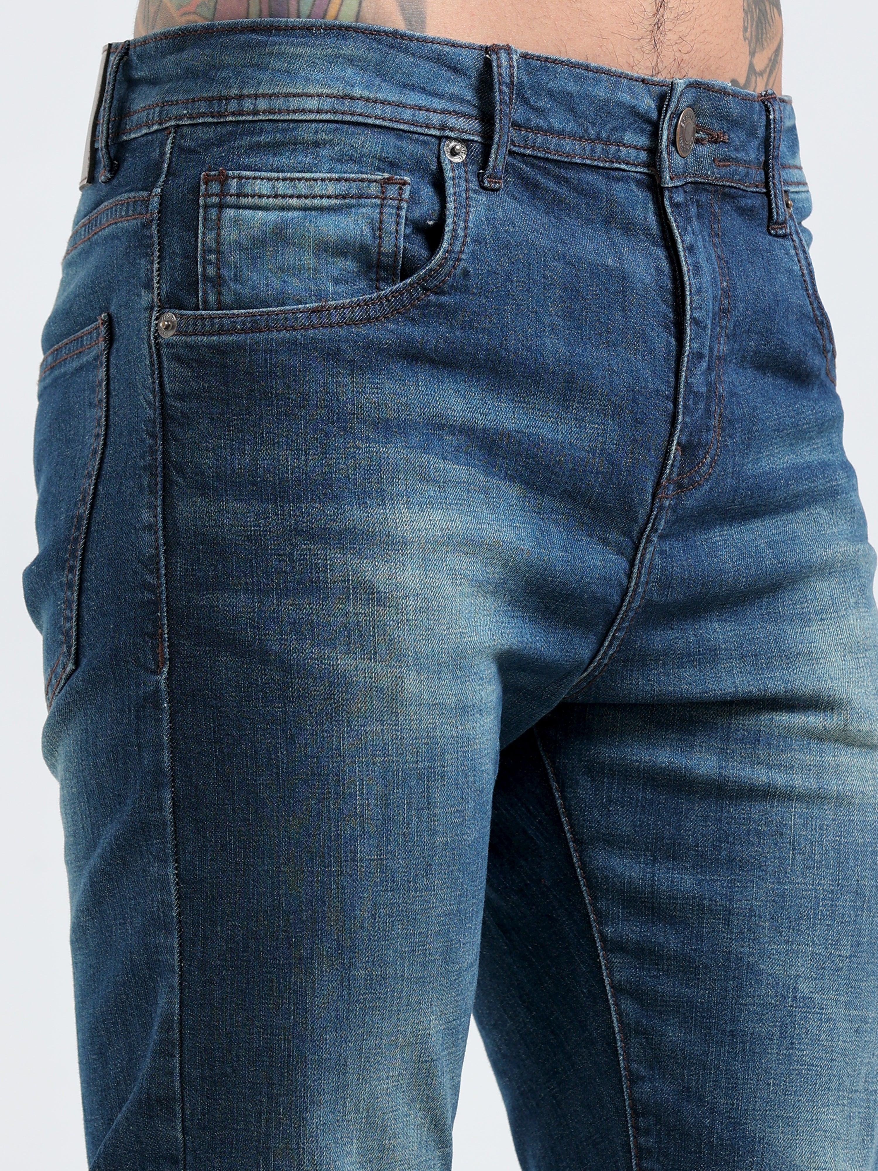 classic clean jeans with light fade and a boot cut fit
bootcut fit jeans for men
light fade jean for men