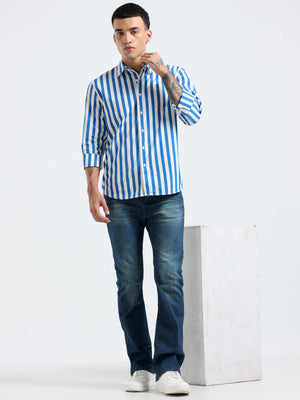 classic clean jeans with light fade and a boot cut fit
bootcut fit jeans for men
light fade jean for men