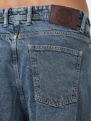 Loose fit washed jeans with star patch offering a unique look
Loose fit jeans for men
stylish jean for men