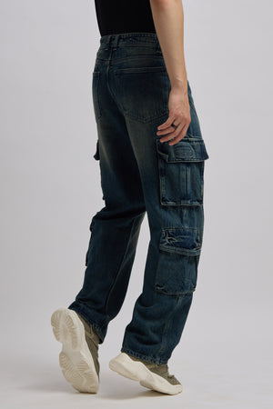 darkblue cargo denim jeans in loose fit with 8 pockets
loose fit jean for men
cargo pants for men