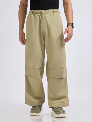 men's parachute cargo pants in pista color