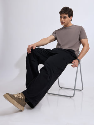 men's parachute cargo pants in black color