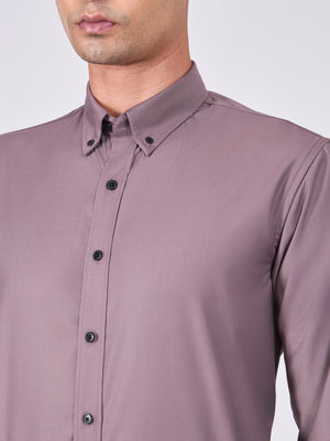 Man wearing Tencel Plain Shirt in Dusty lavender