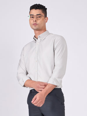 Man wearing Tencel Plain Shirt in Light gray.