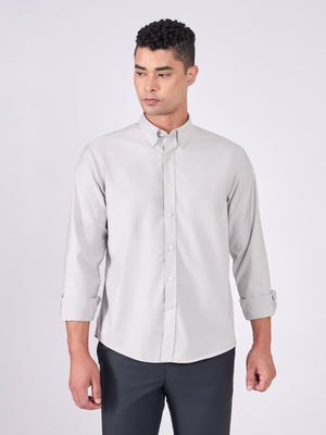 Man wearing Tencel Plain Shirt in Light gray.
