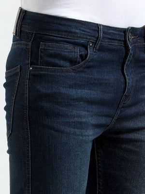 classic clean jeans with light fade and a boot cut fit
bootcut fit jeans for men
light fade jean for men