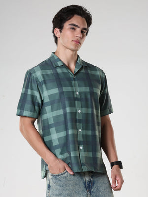 oversized checkered shirt made from lyrac fabric.
lyrac fabric shirts
oversized shirts for men