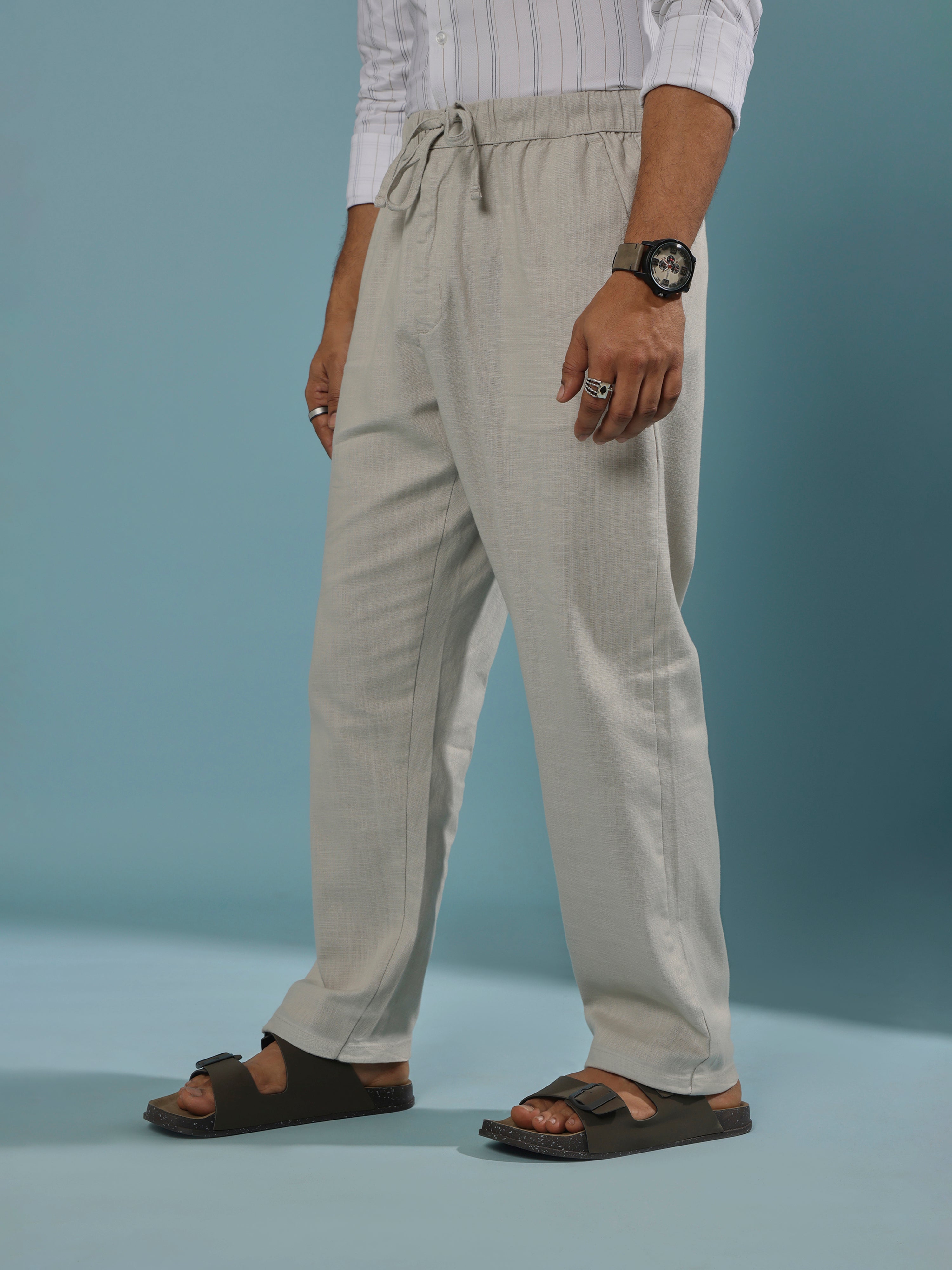 men's light grey loose fit linen joggers with an elastic waistband
joggers for men
loose fit joggers for men