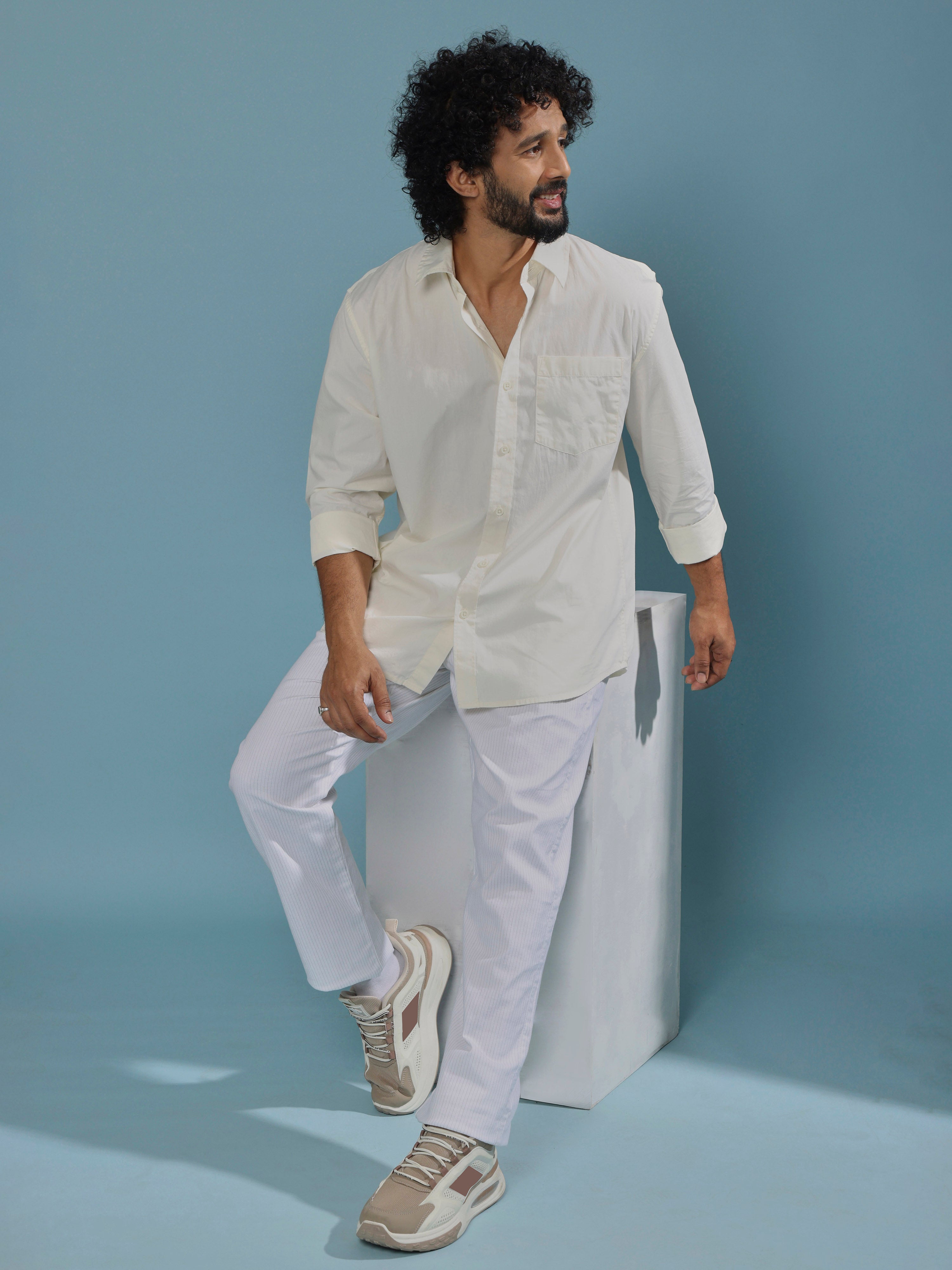 men's off white full sleeve solid shirt with premium quality cotton
Men's outfit for every occassion