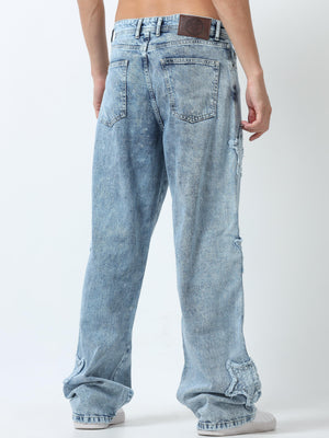 Loose fit washed  jeans with star patch offering a unique look
Loose fit jeans for men
stylish jean for men


