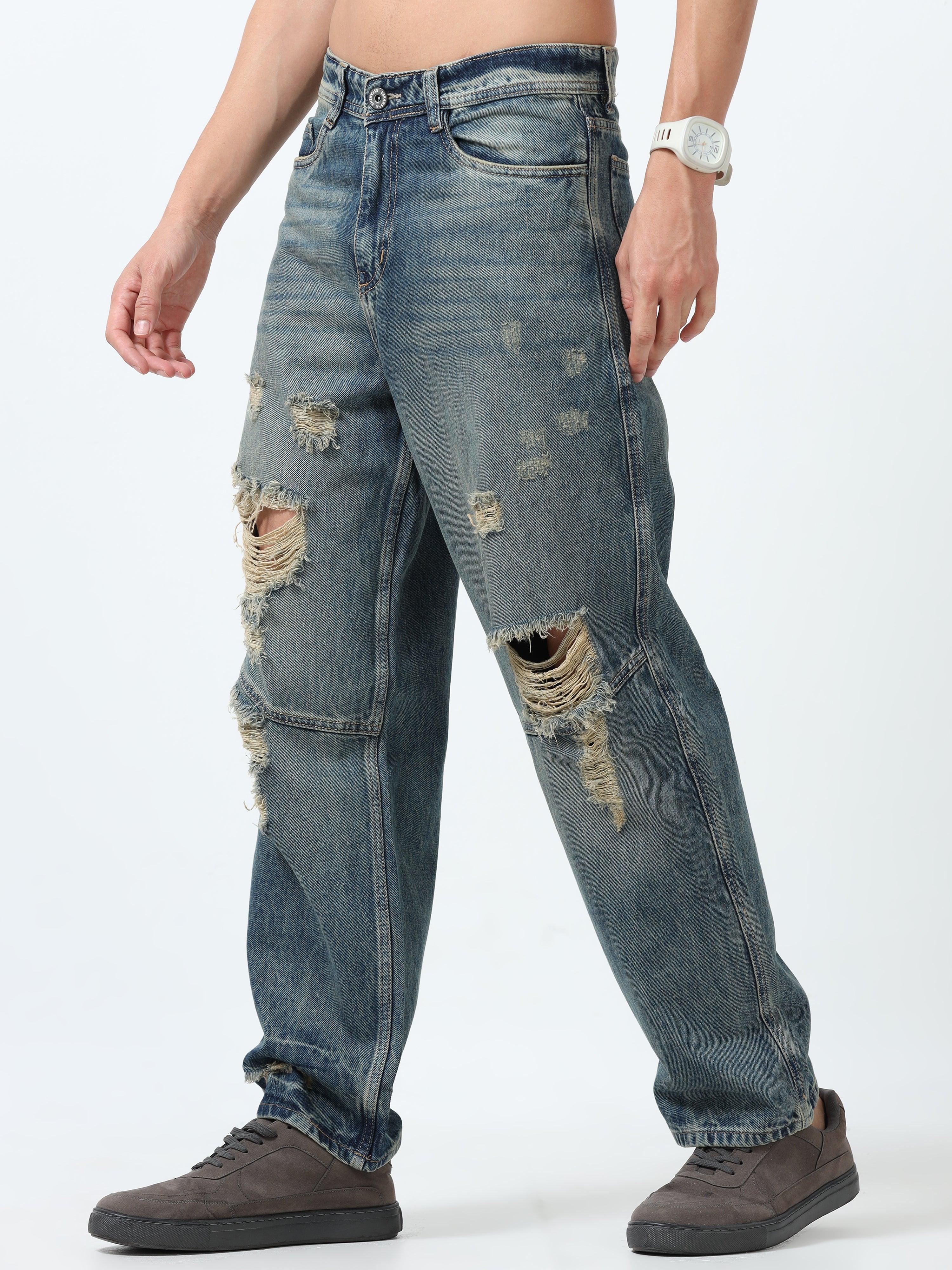 relaxed jeans with classic pockets made from cotton & denim
jeans for men
stylish jean for men.