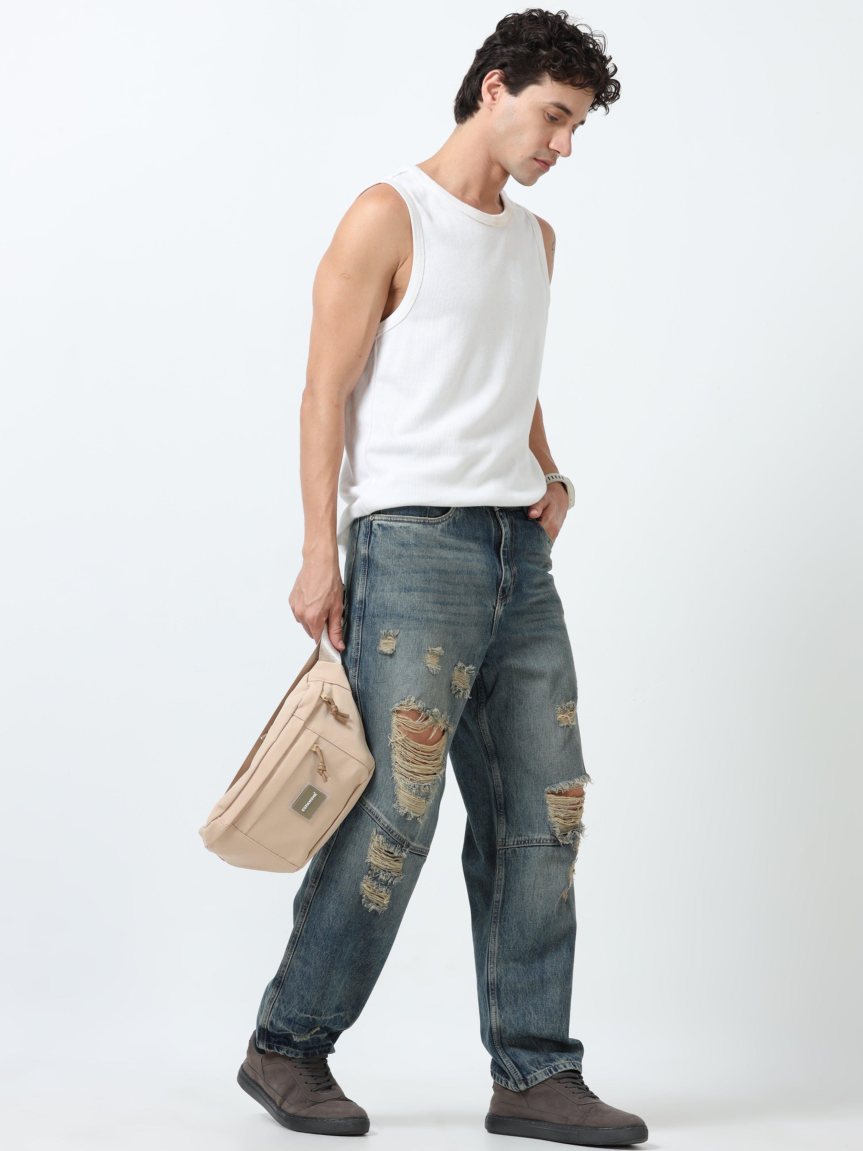 relaxed jeans with classic pockets made from cotton & denim
jeans for men
stylish jean for men