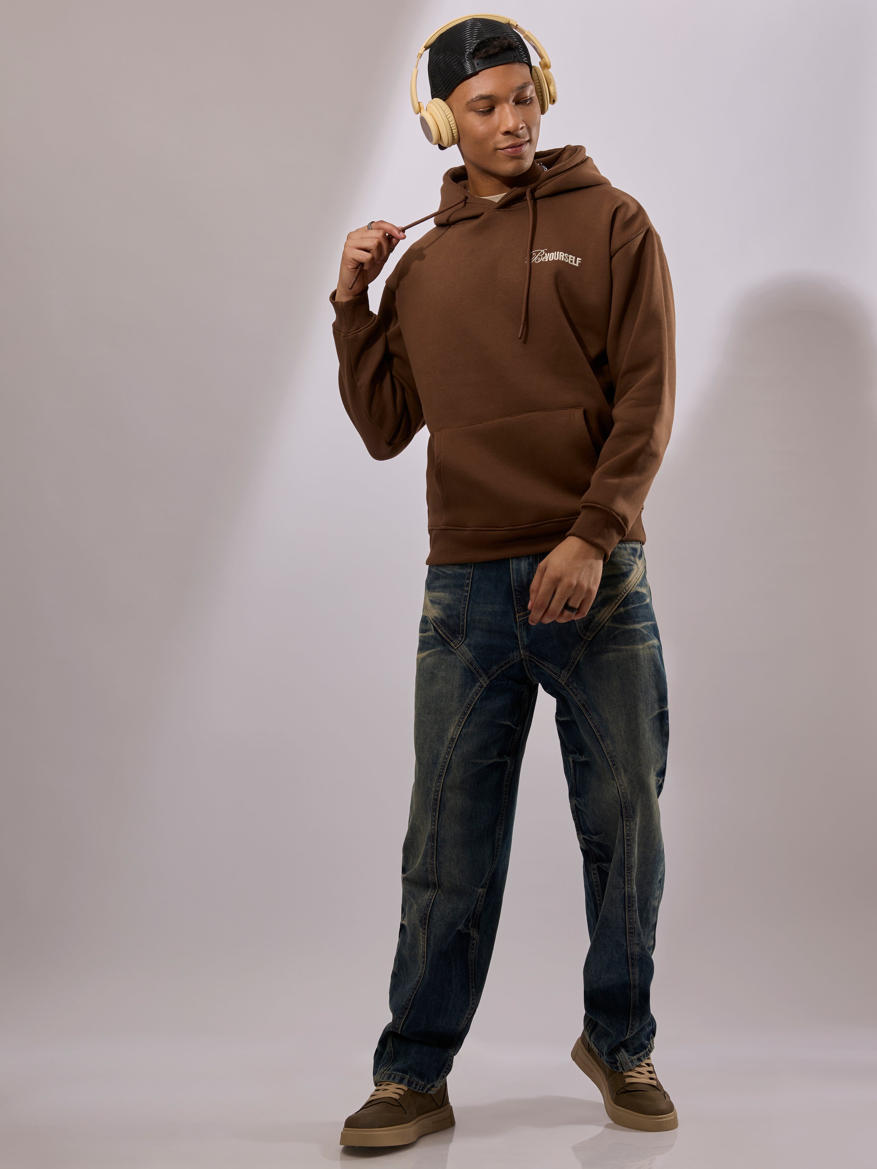 men's blue relax fit jeans made from durable denim .
denim jeans for men