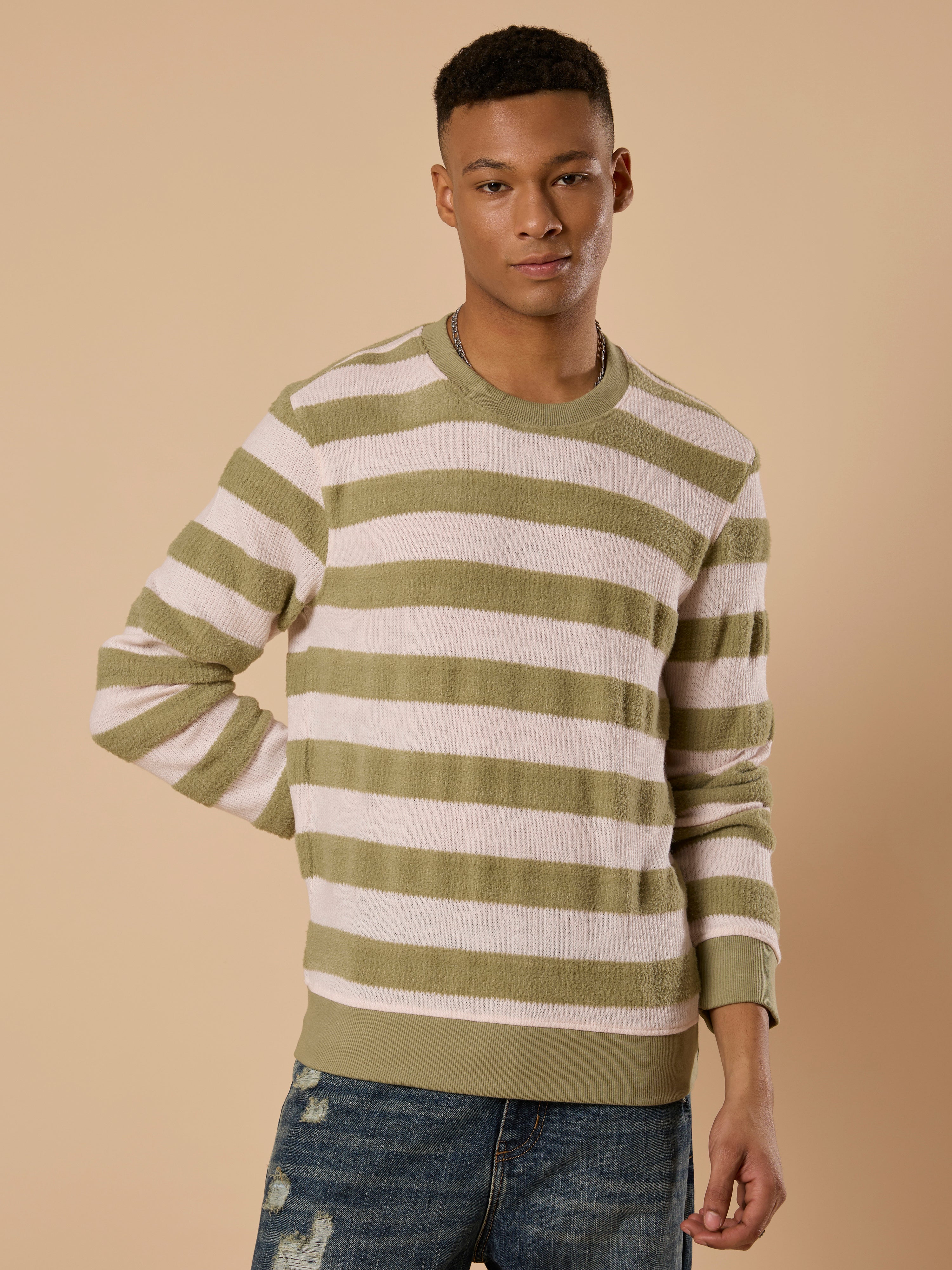 men's green stripped crew neck sweater , blended from cotton and polyster.
