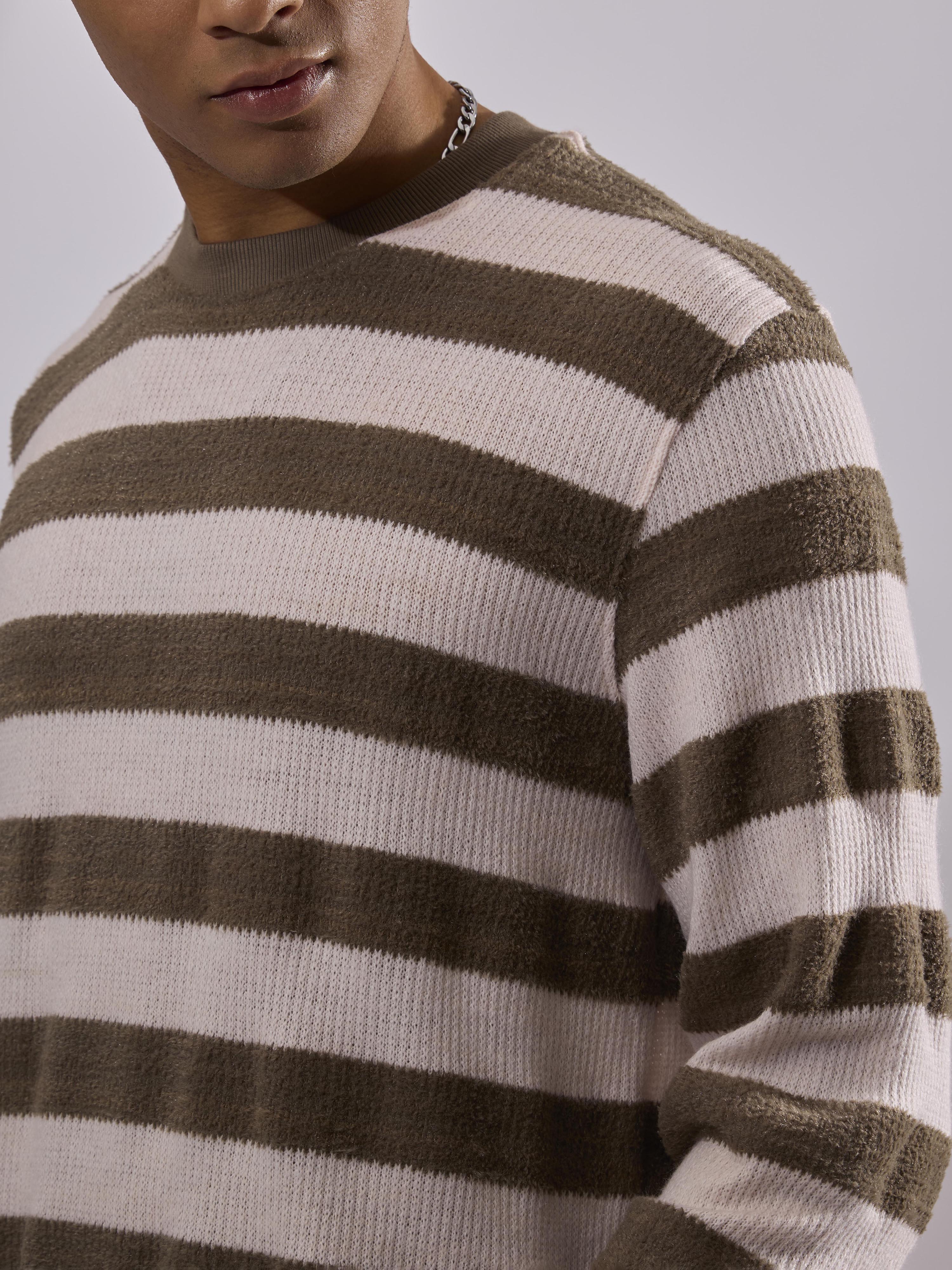 men's black stripped crew neck sweater , blended from cotton and polyster.
