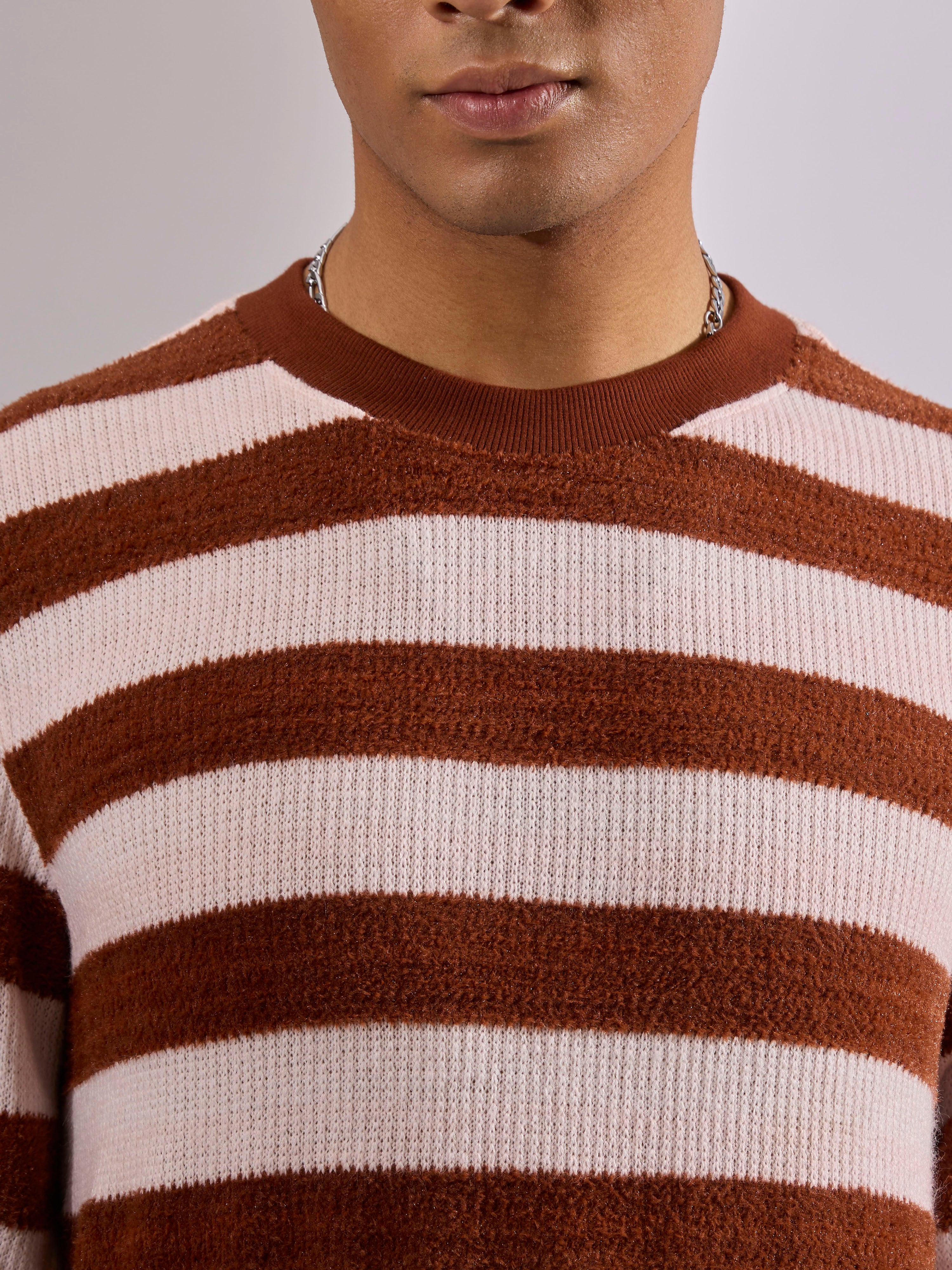 men's brick red stripped crew neck sweater , blended from cotton and polyster.
