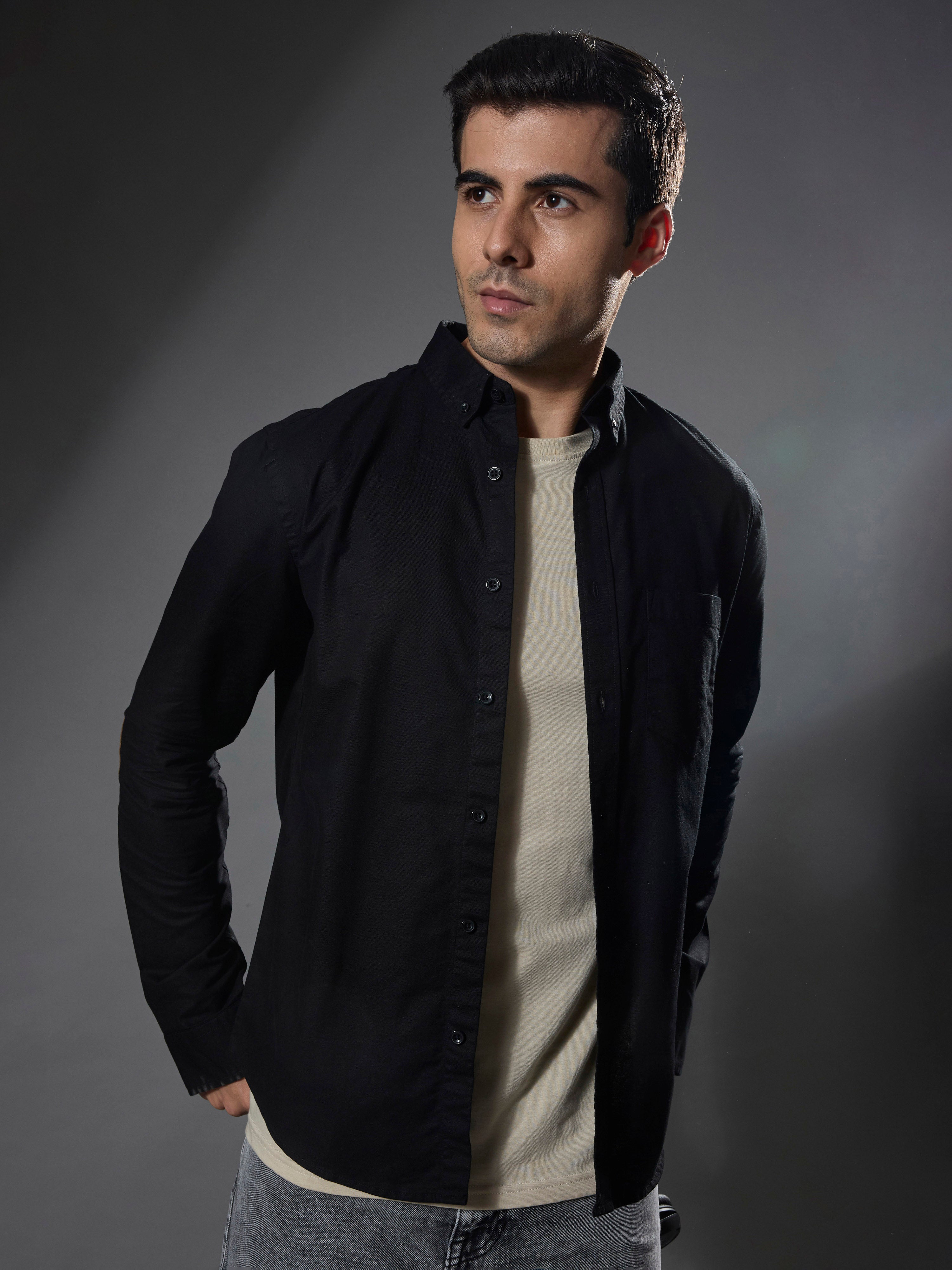 Turkish fit cotton shirt with breast pockets and elbow patches
men's shirt latest collection