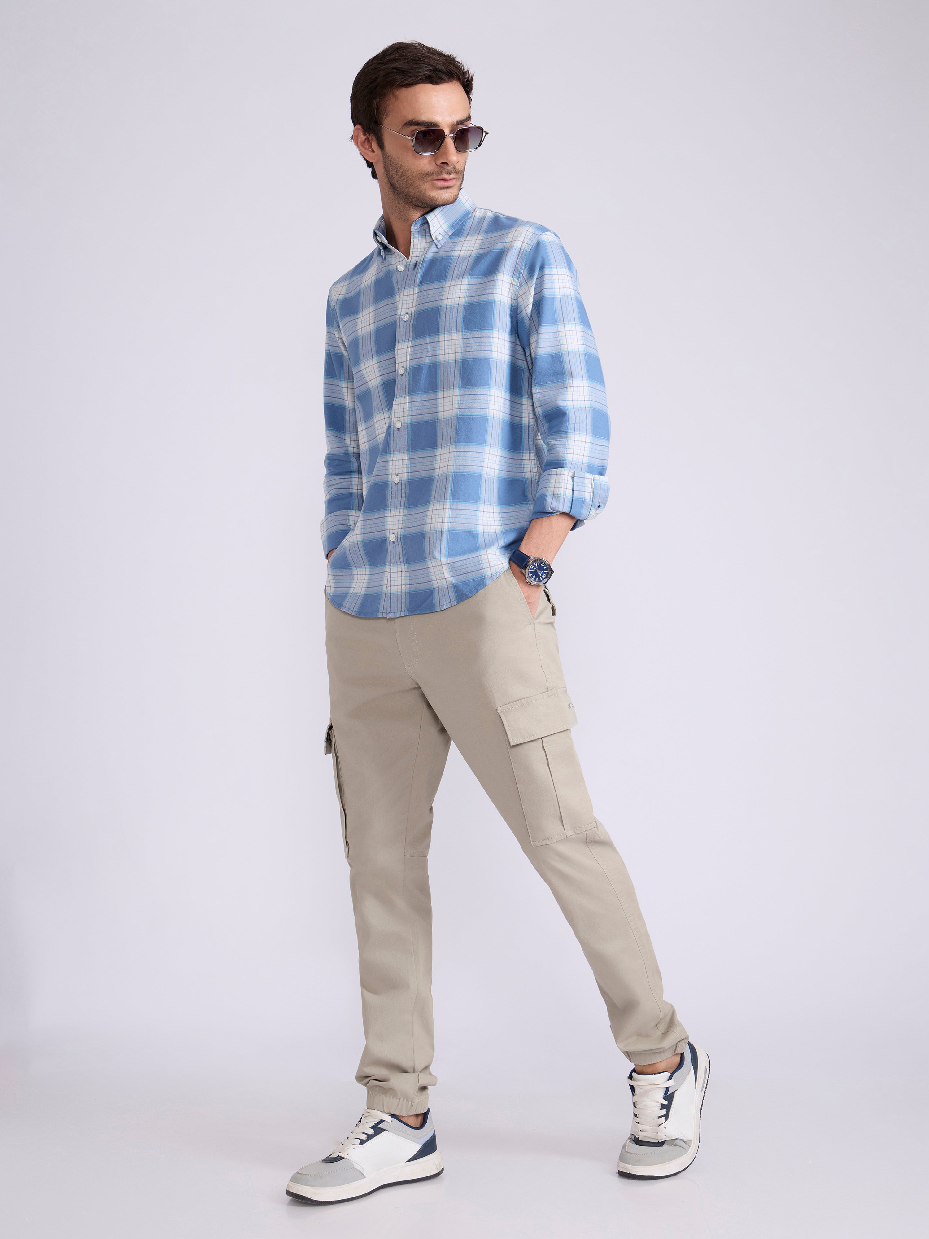 Men's jogger pant in beige with elasticated drawstring