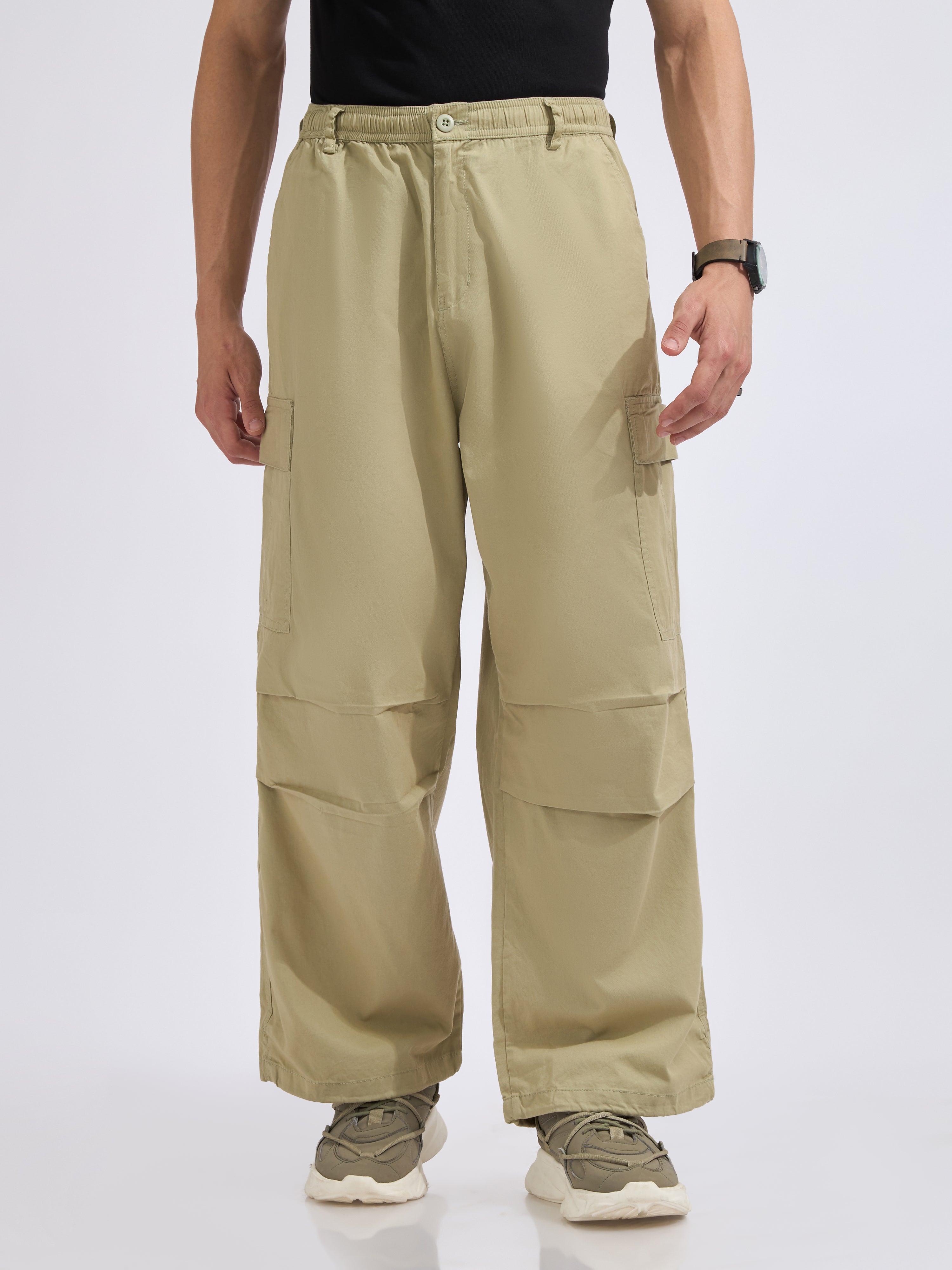 men's parachute cargo pants in pista color