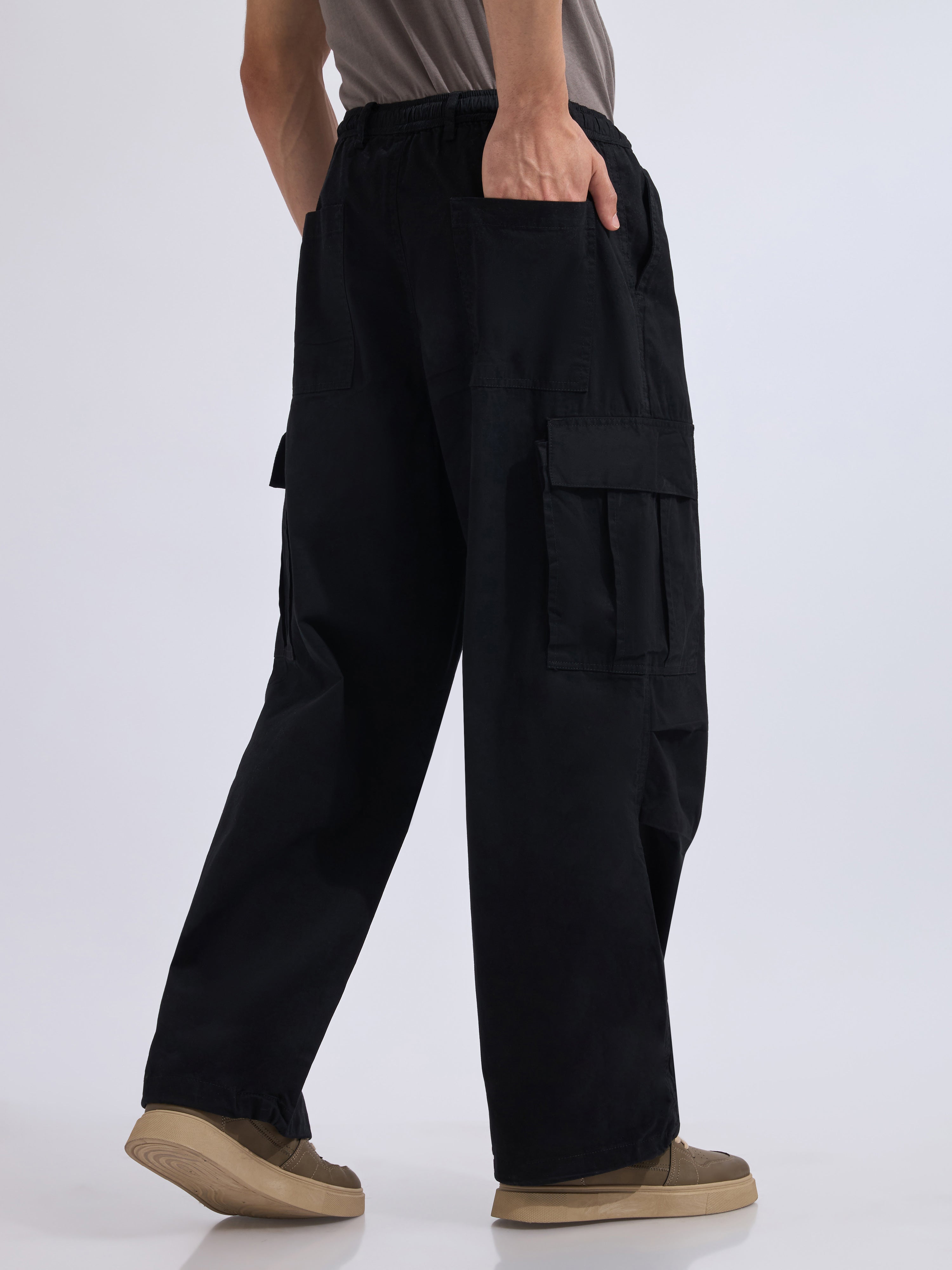 men's parachute cargo pants in black color