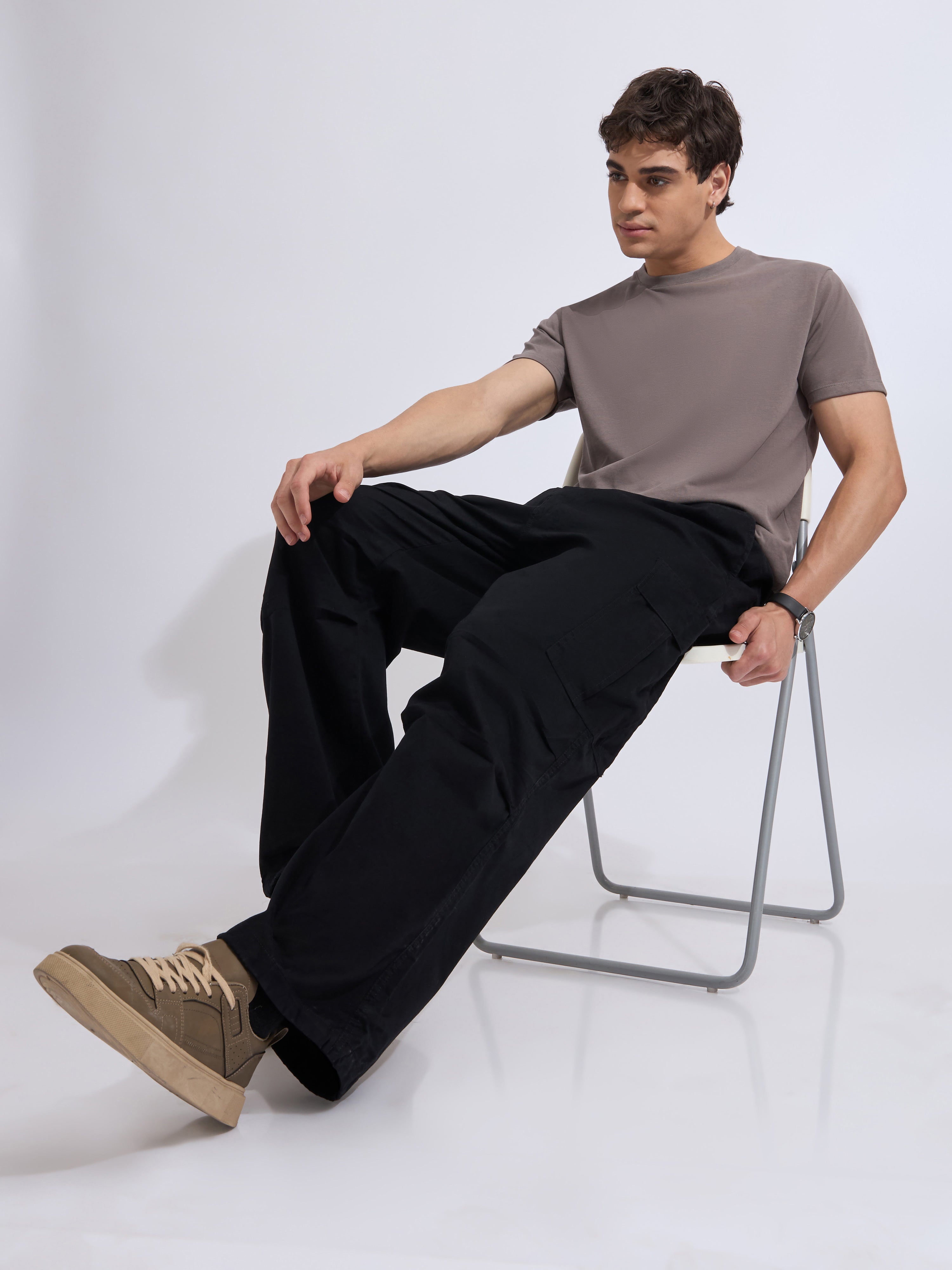 men's parachute cargo pants in black color