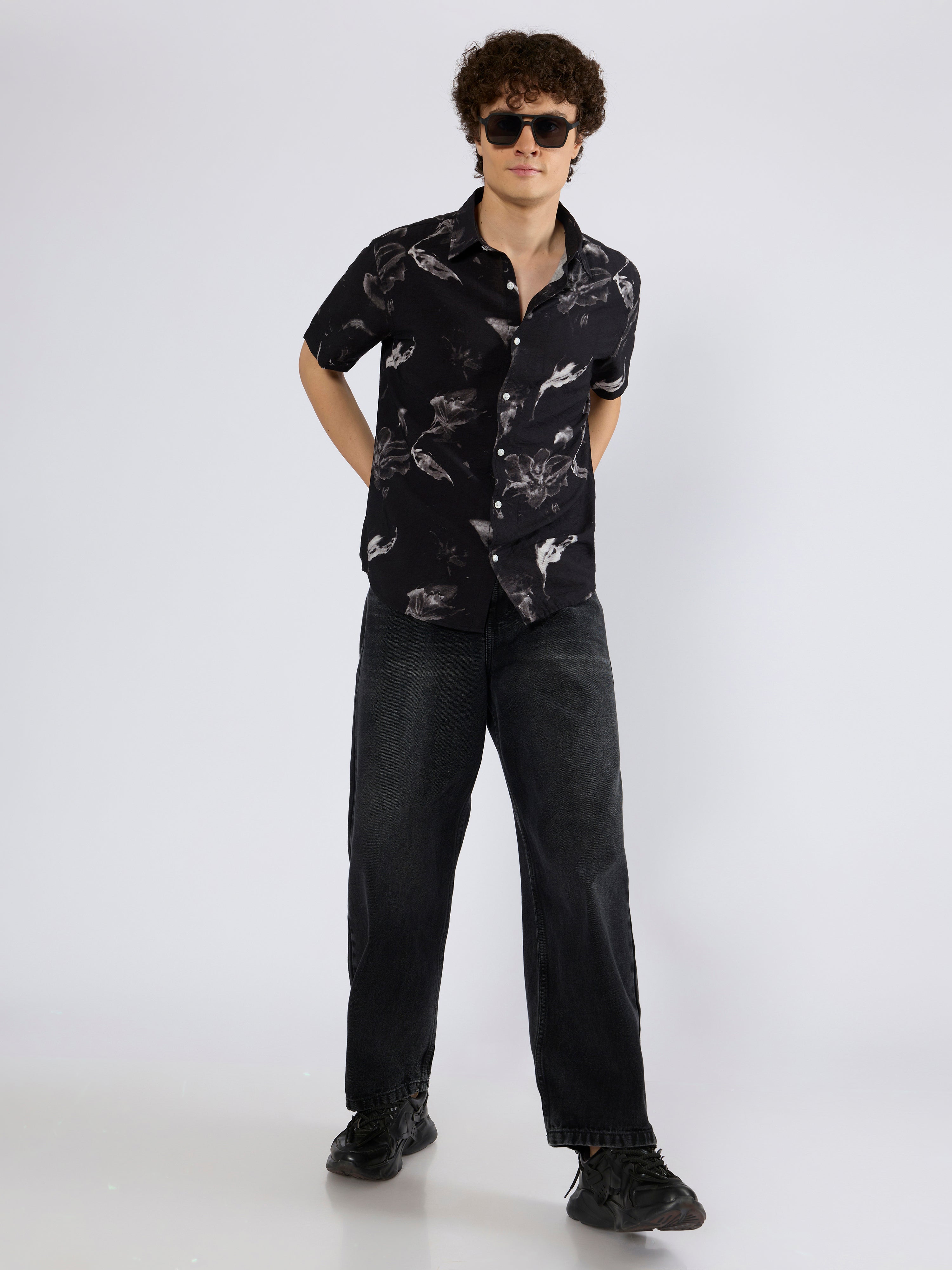 Men's Super Baggy Jeans in Black Fade