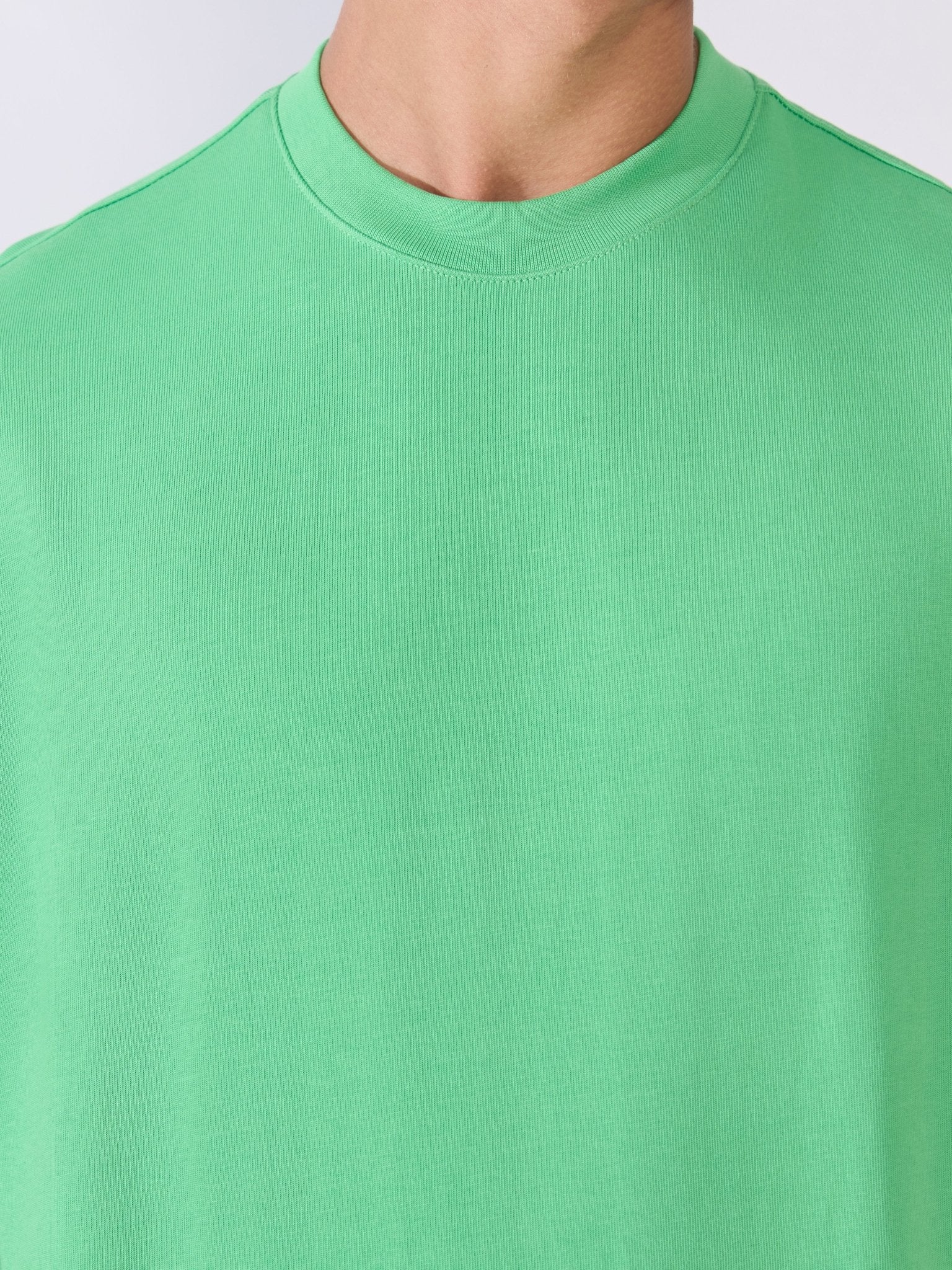 Vynora - Loose Fit Round Neck T-Shirt - Irish Green - Espanshe