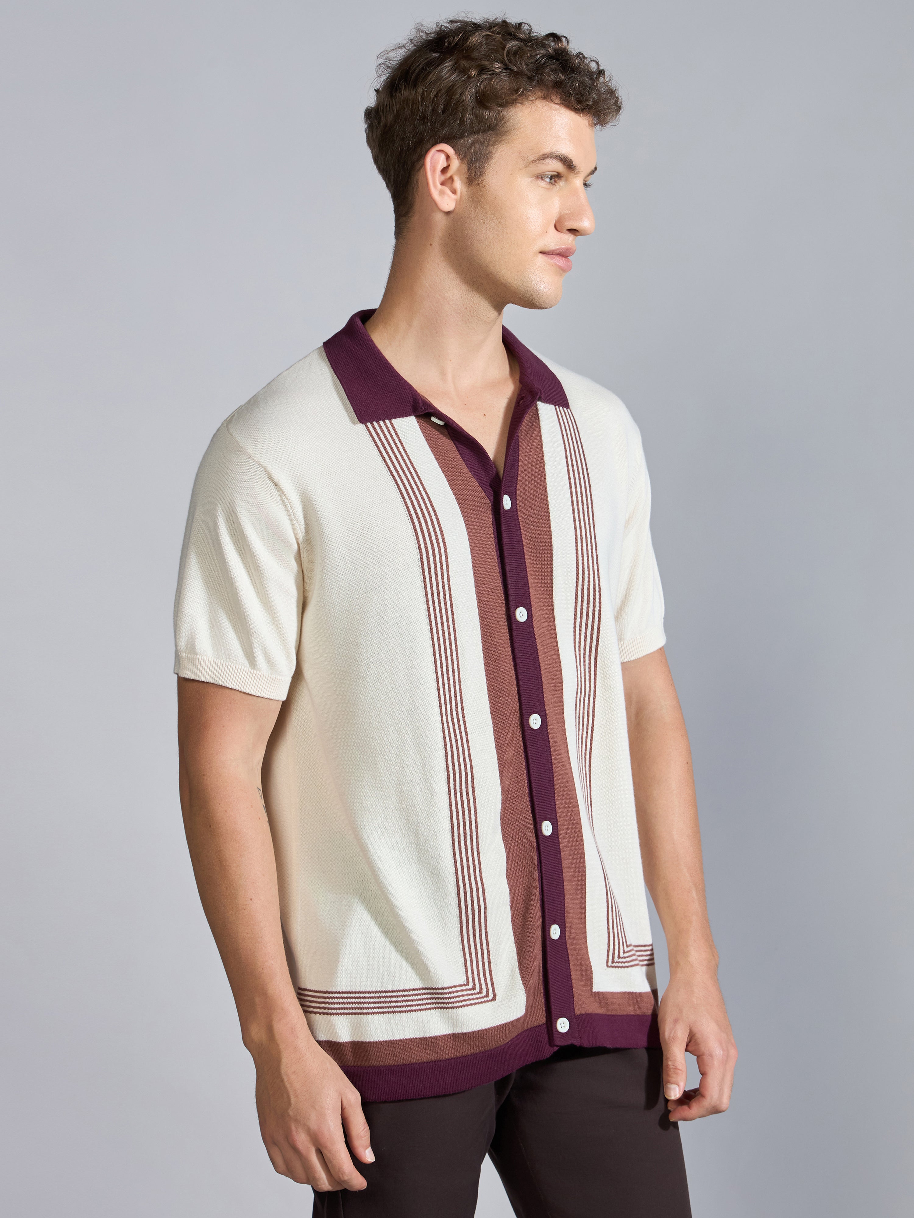 Men's Regular Fit Dual-Tone Retro Stripe Design Knit Polo Shirt in cream