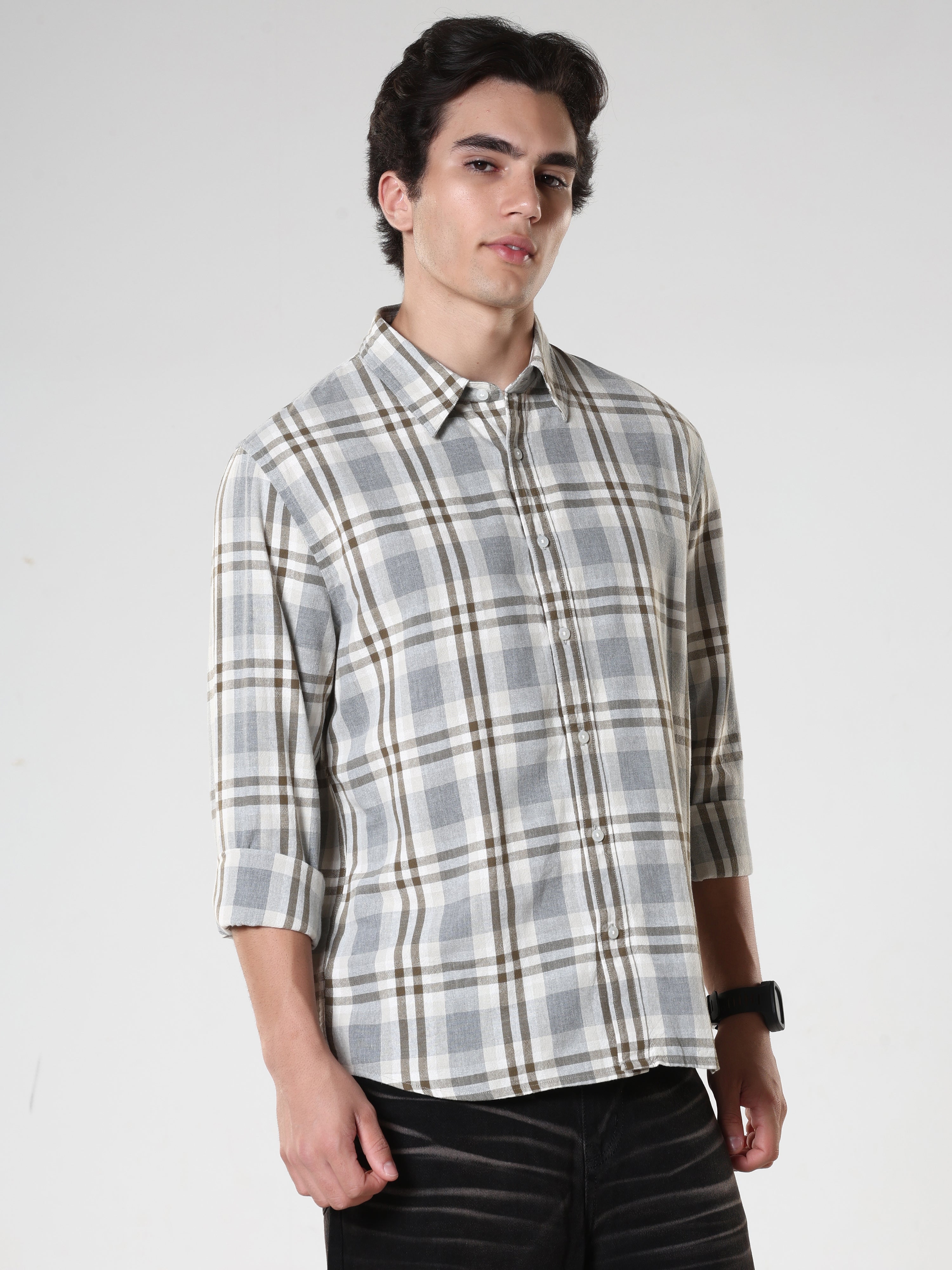 classic checked full sleeve shirt in pure cotton fabric
men's shirt in organic cotton