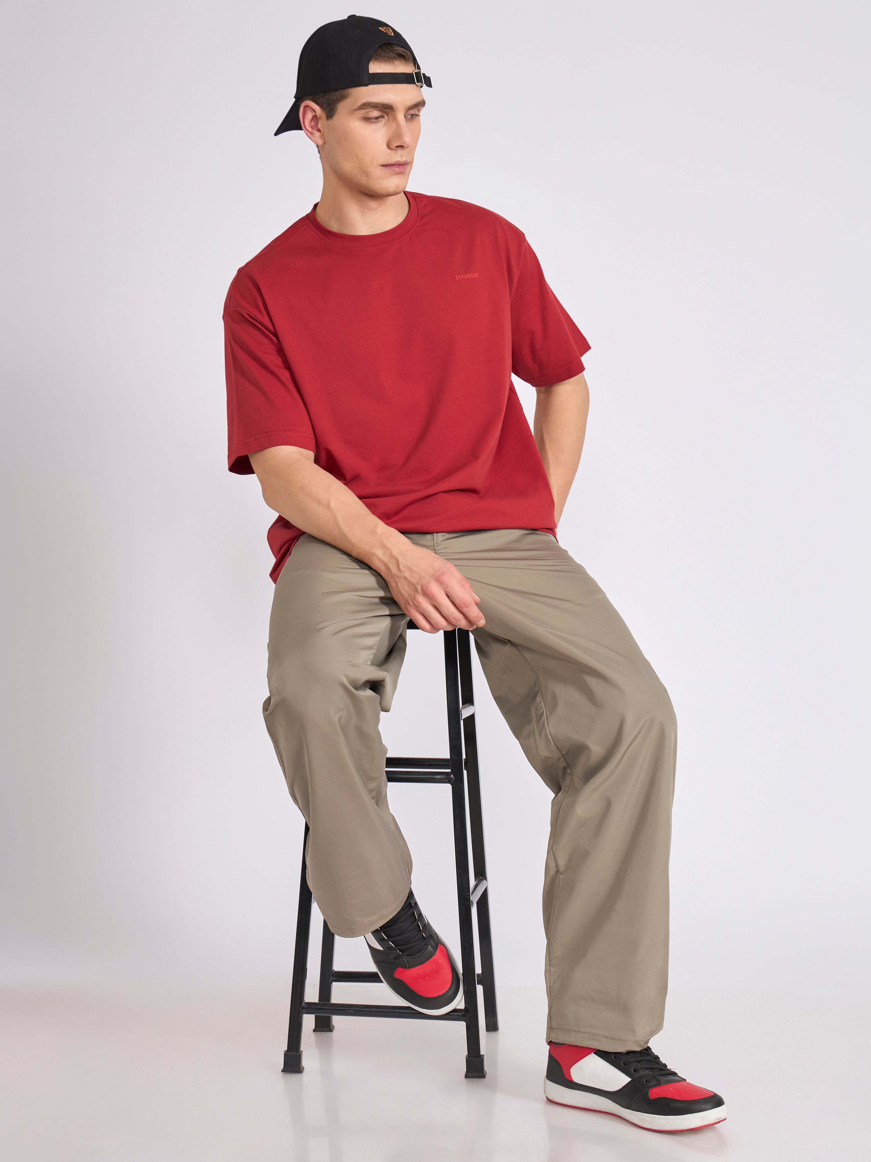 Men's Oversized Round neck T Shirt in Red
