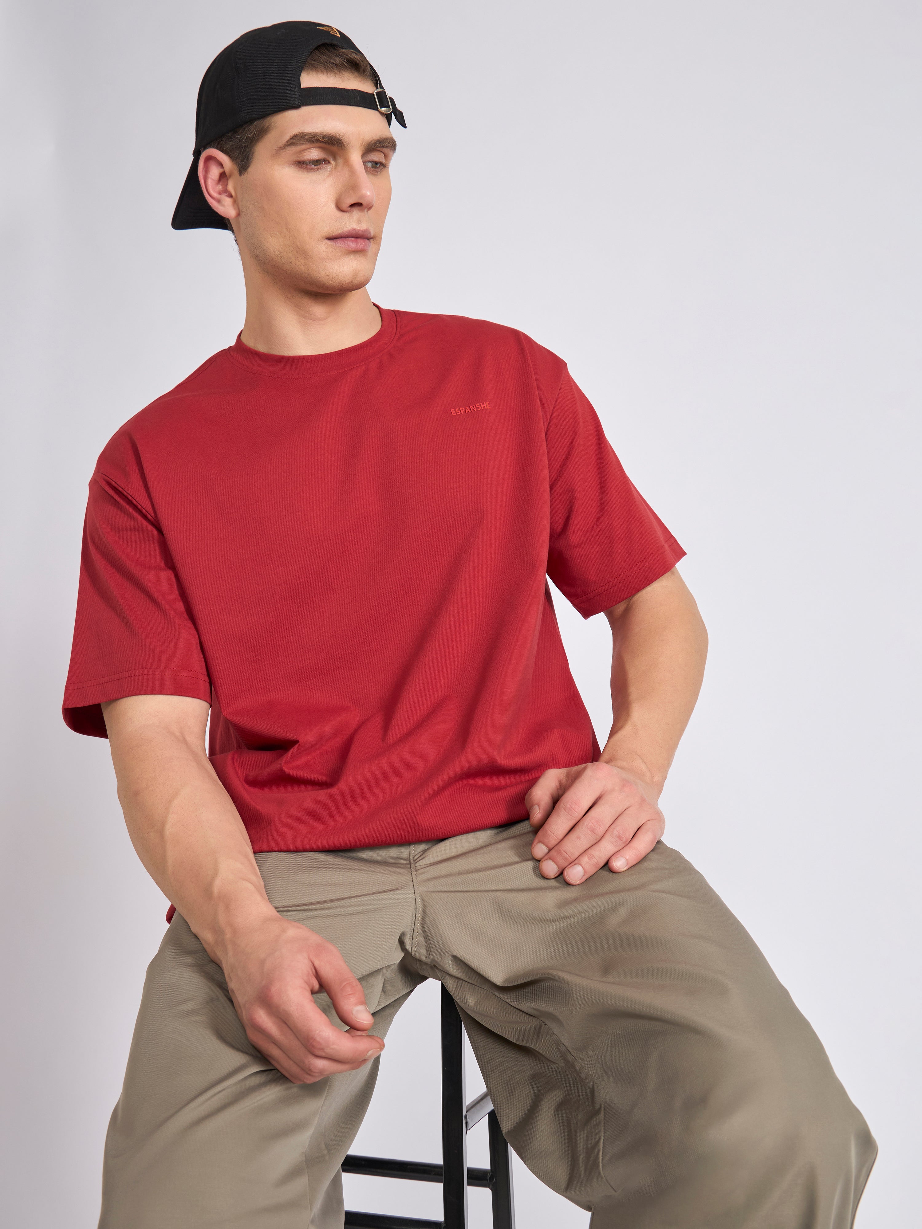 Men's Oversized Round neck T Shirt in Red
