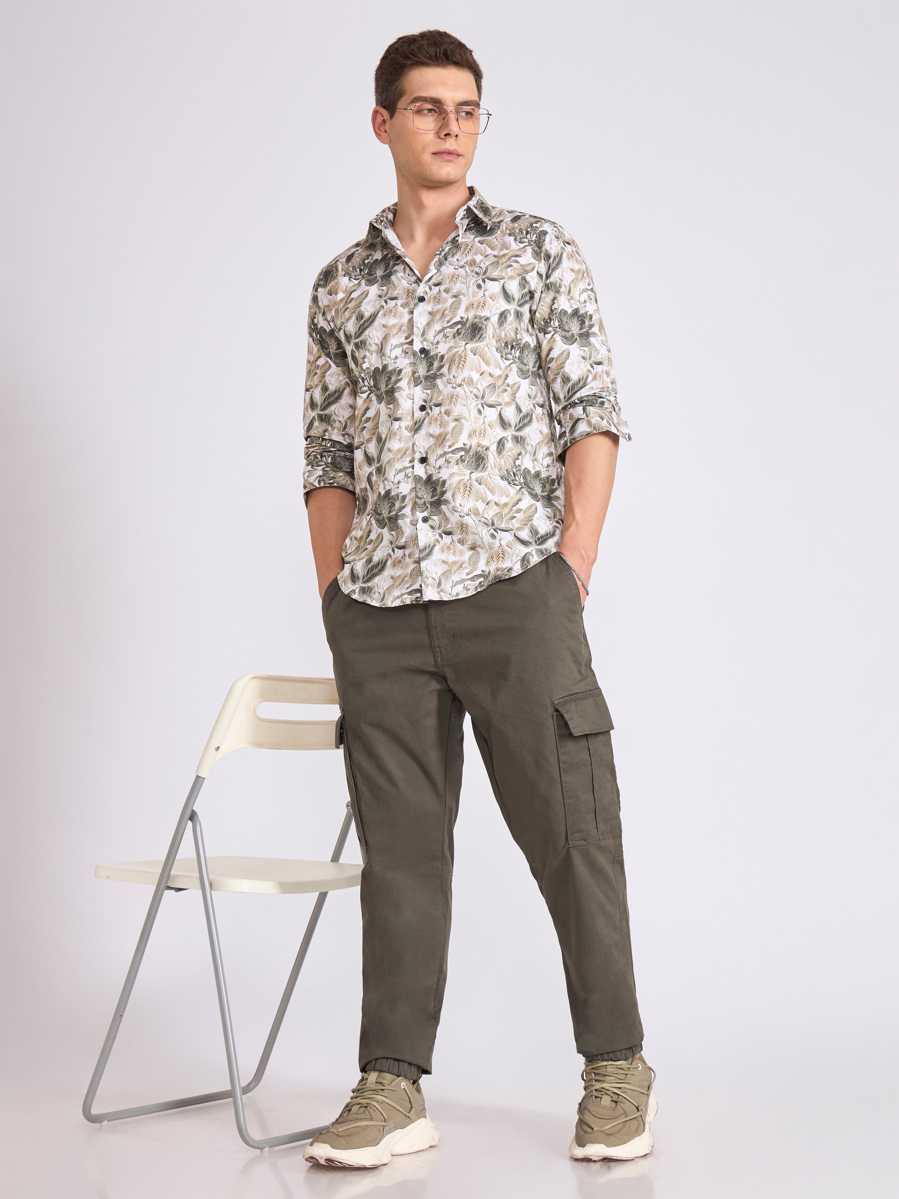 Men's jogger pant in olive green with elasticated drawstring
