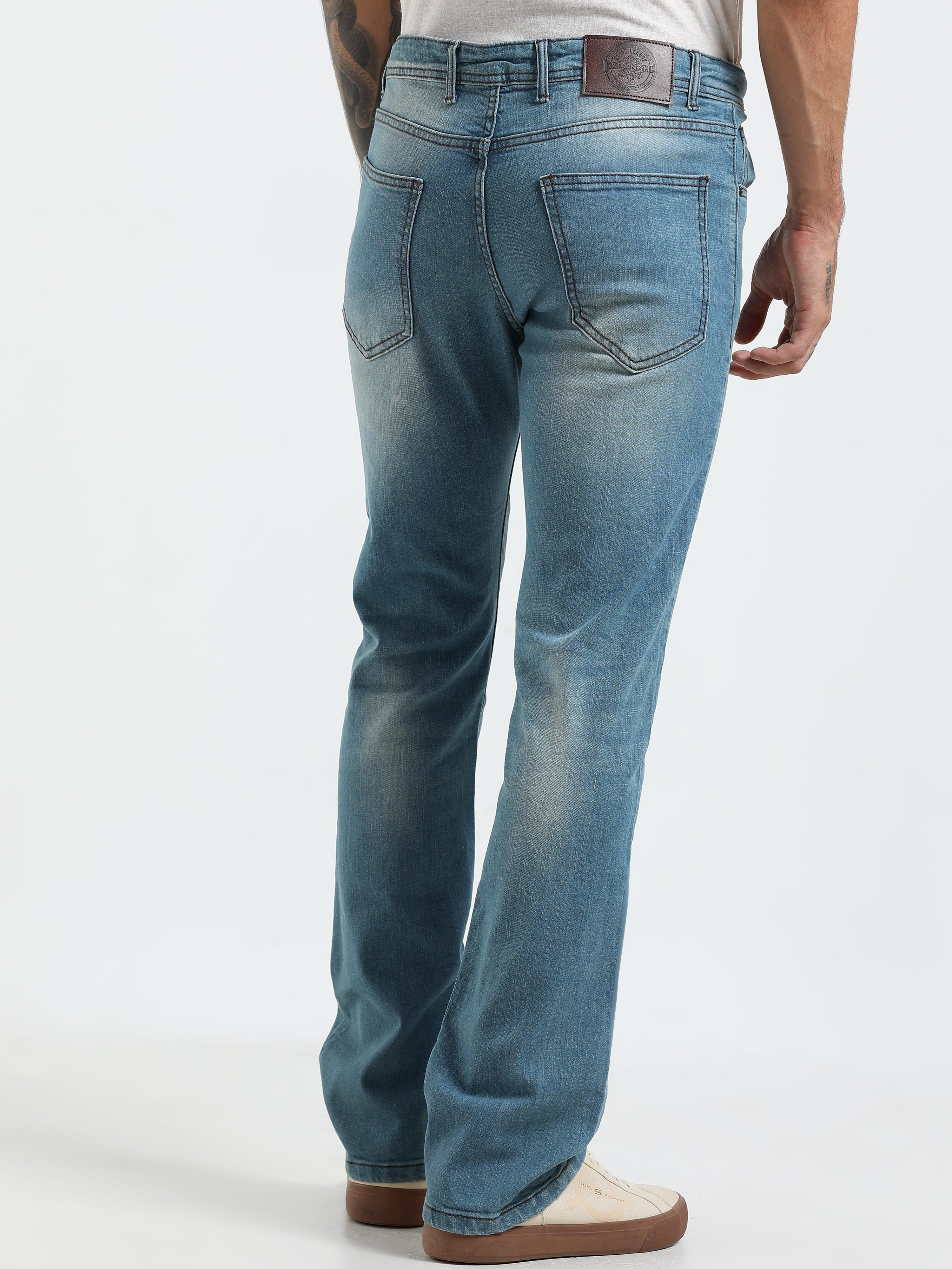  classic clean jeans with light fade and a boot cut fit
bootcut fit jeans for men
light fade jean for men