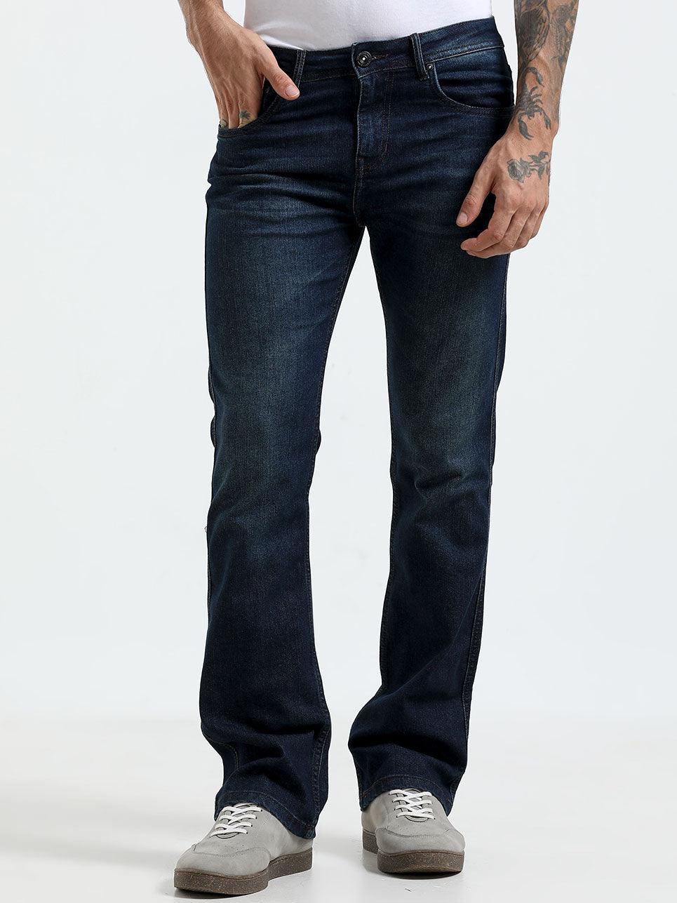  classic clean jeans with light fade and a boot cut fit
bootcut fit jeans for men
light fade jean for men
