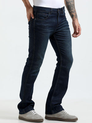  classic clean jeans with light fade and a boot cut fit
bootcut fit jeans for men
light fade jean for men