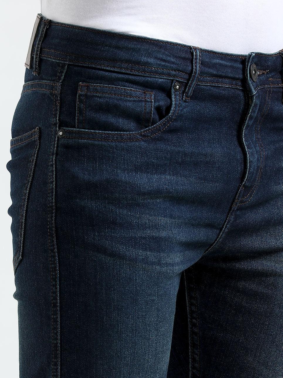  classic clean jeans with light fade and a boot cut fit
bootcut fit jeans for men
light fade jean for men