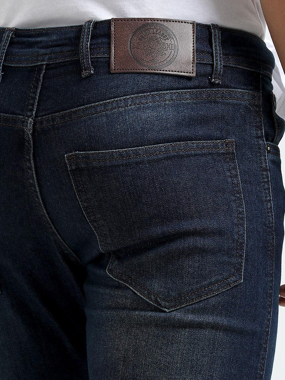  classic clean jeans with light fade and a boot cut fit
bootcut fit jeans for men
light fade jean for men