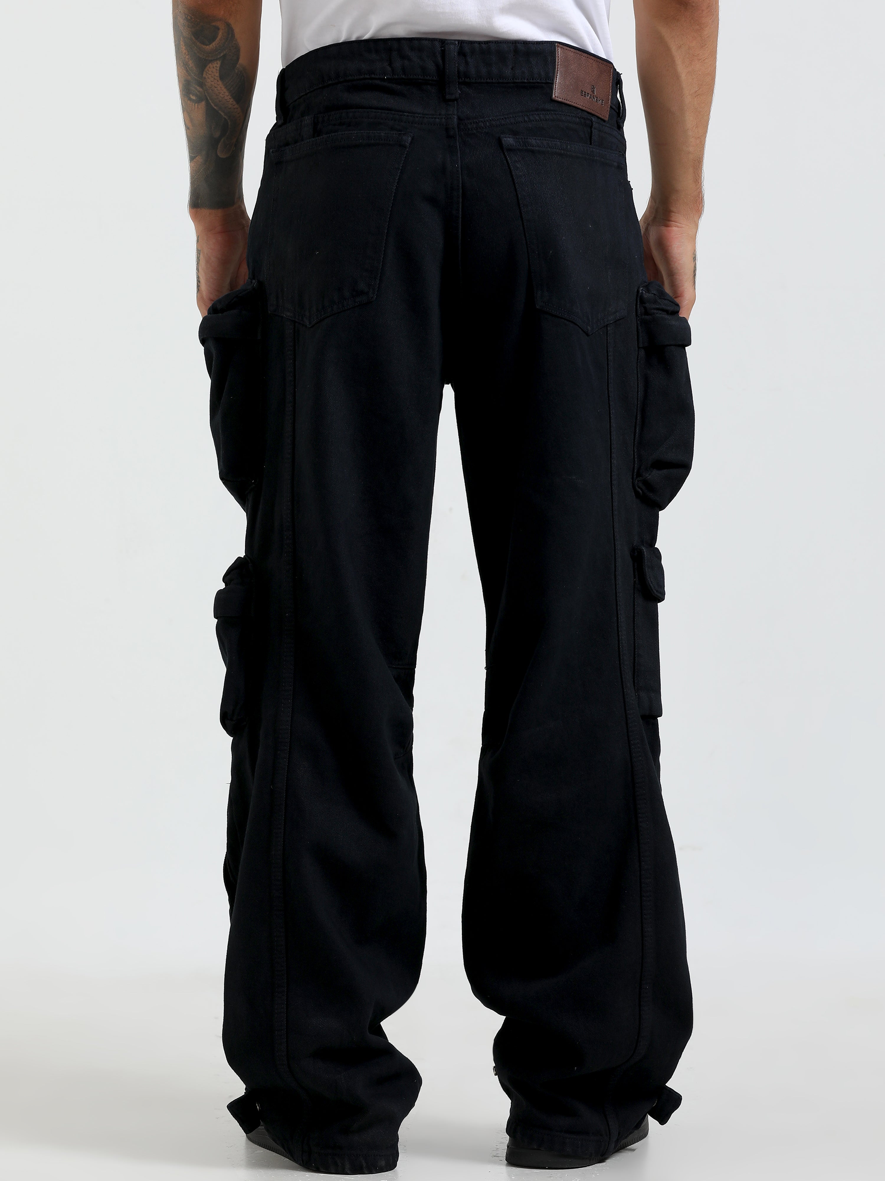 baggy cargo jeans featuring 10 pockets including zipper pockets. 
baggy cargo jeans pant for men
stylish baggy jeans for men