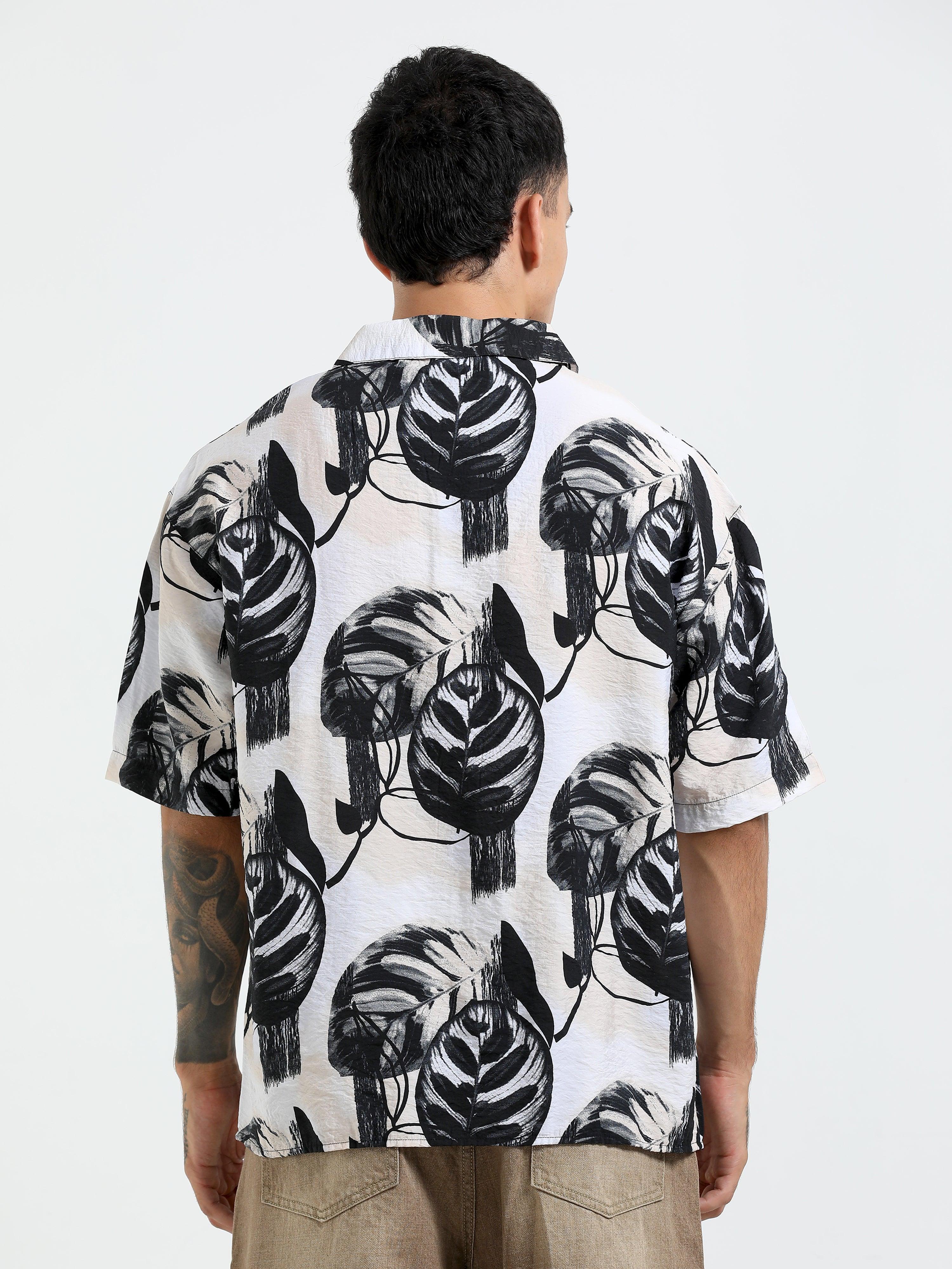 cropped baggy fit shirt with casual print
cropped shirts for men
baggy shirts for men