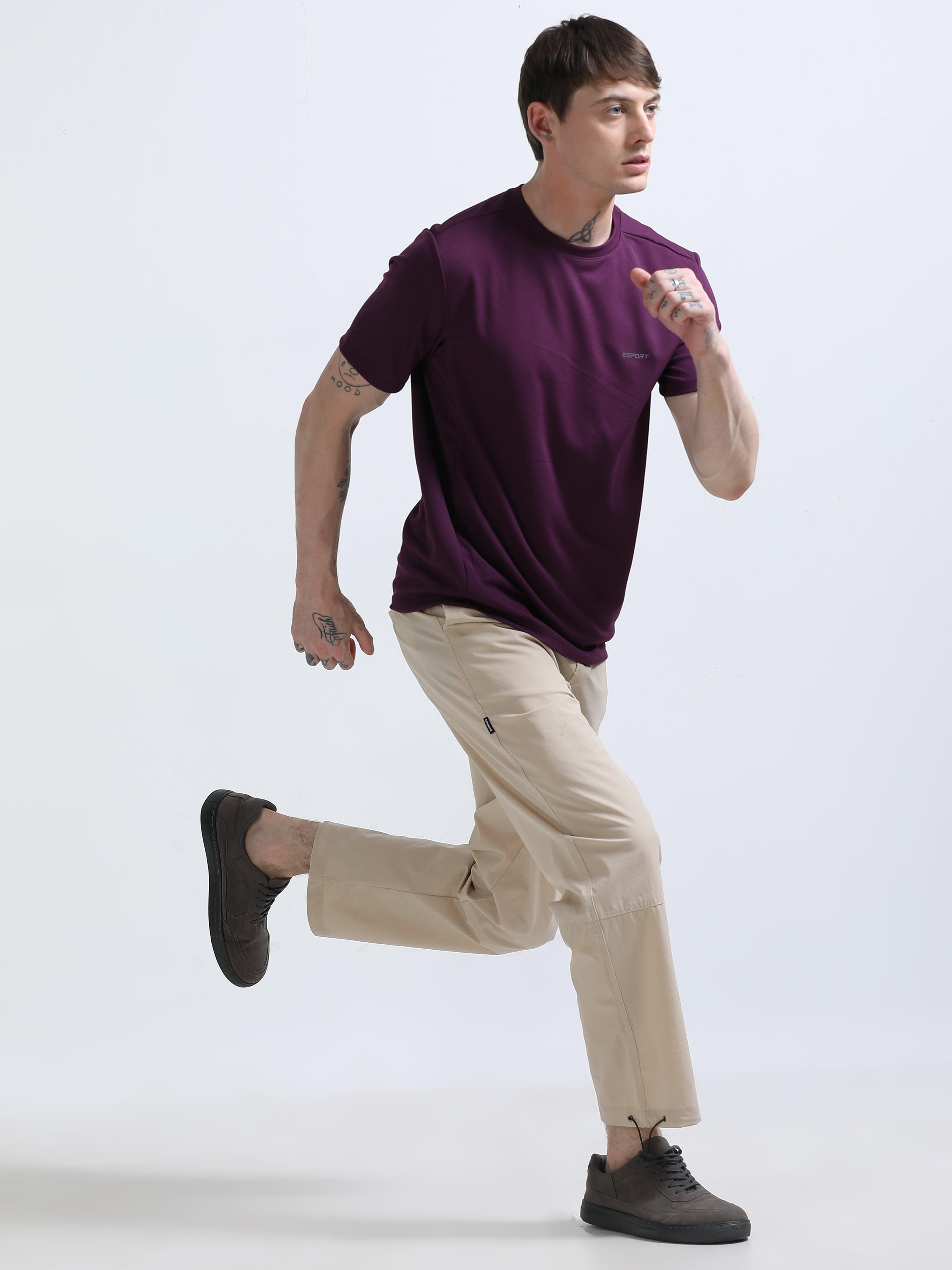 comfortable and light weight sports
 t-shirt made from polyster
sports t-shirt for men
light weight t-shirts for men