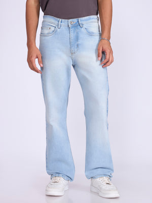 Men's Straight Fit Jeans in Light Blue