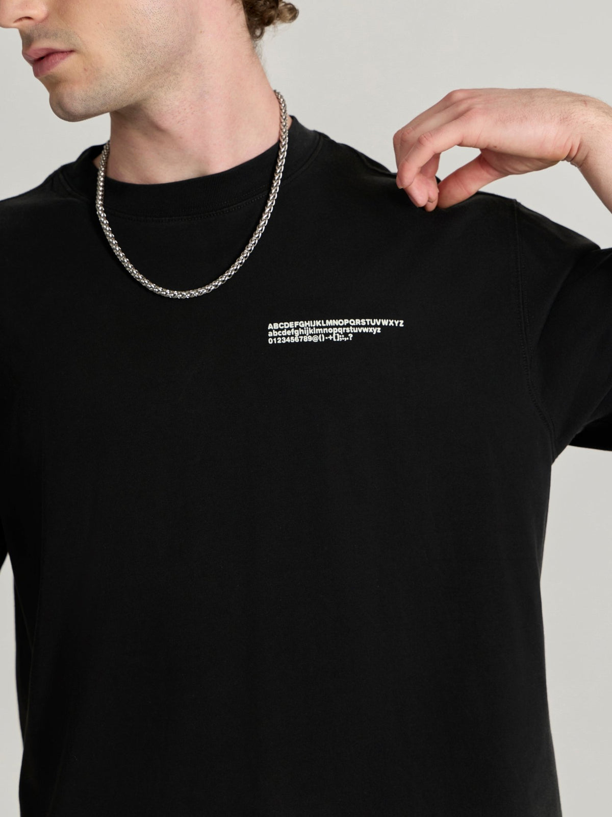 Lona - Alphabet Printed Baggy T-Shirt - Black - Espanshe