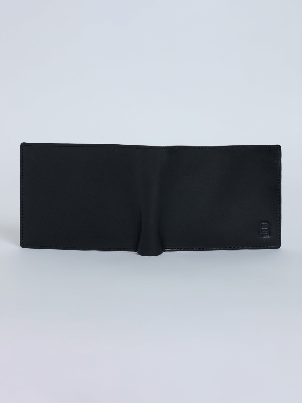 Arctic-5 - Vertical Leather ID Wallet - Black - Espanshe