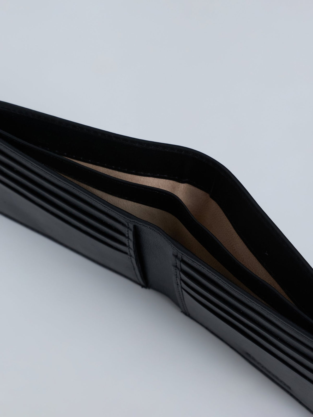 Arctic-5 - Vertical Leather ID Wallet - Black - Espanshe