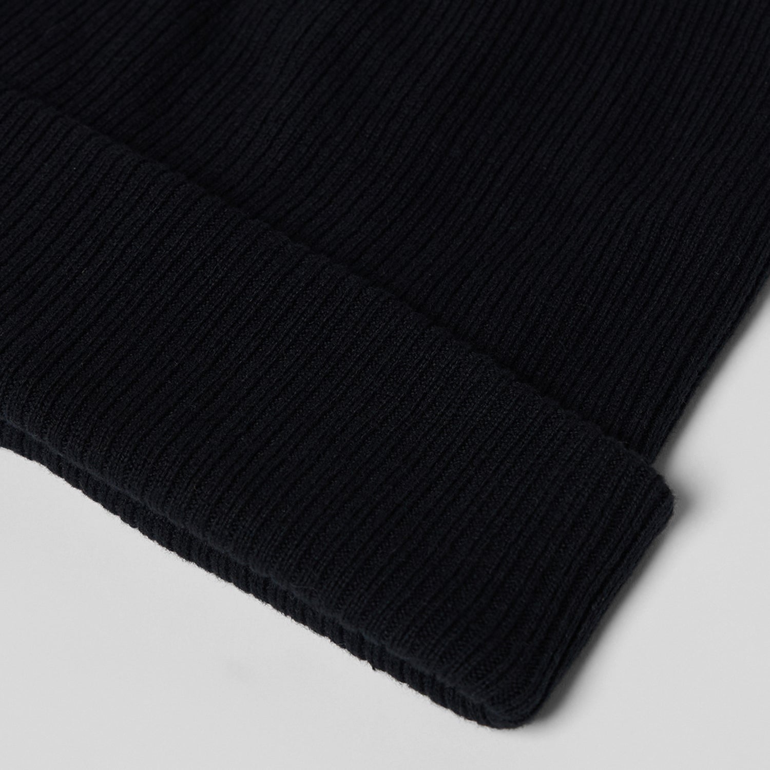 Men's Knitted Beanie in Black