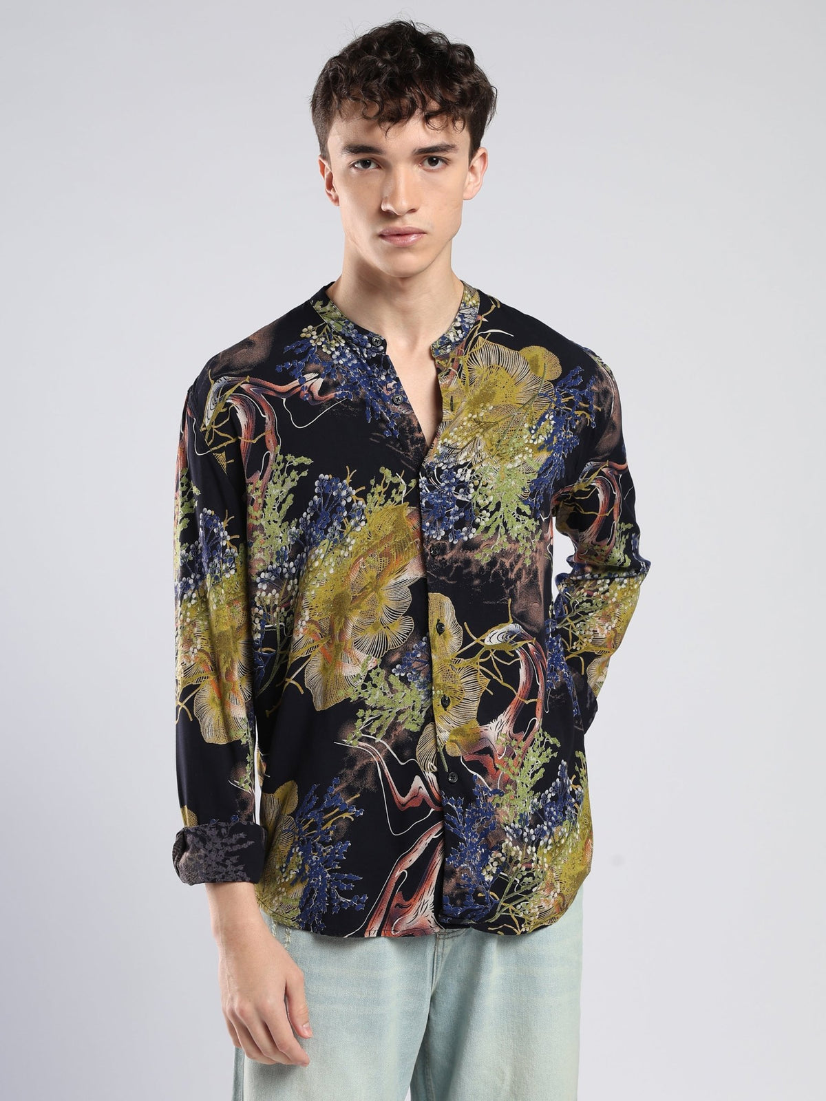 Xisoni - Abstract Printed Mandarin Collar Shirt - Olive Green - Espanshe