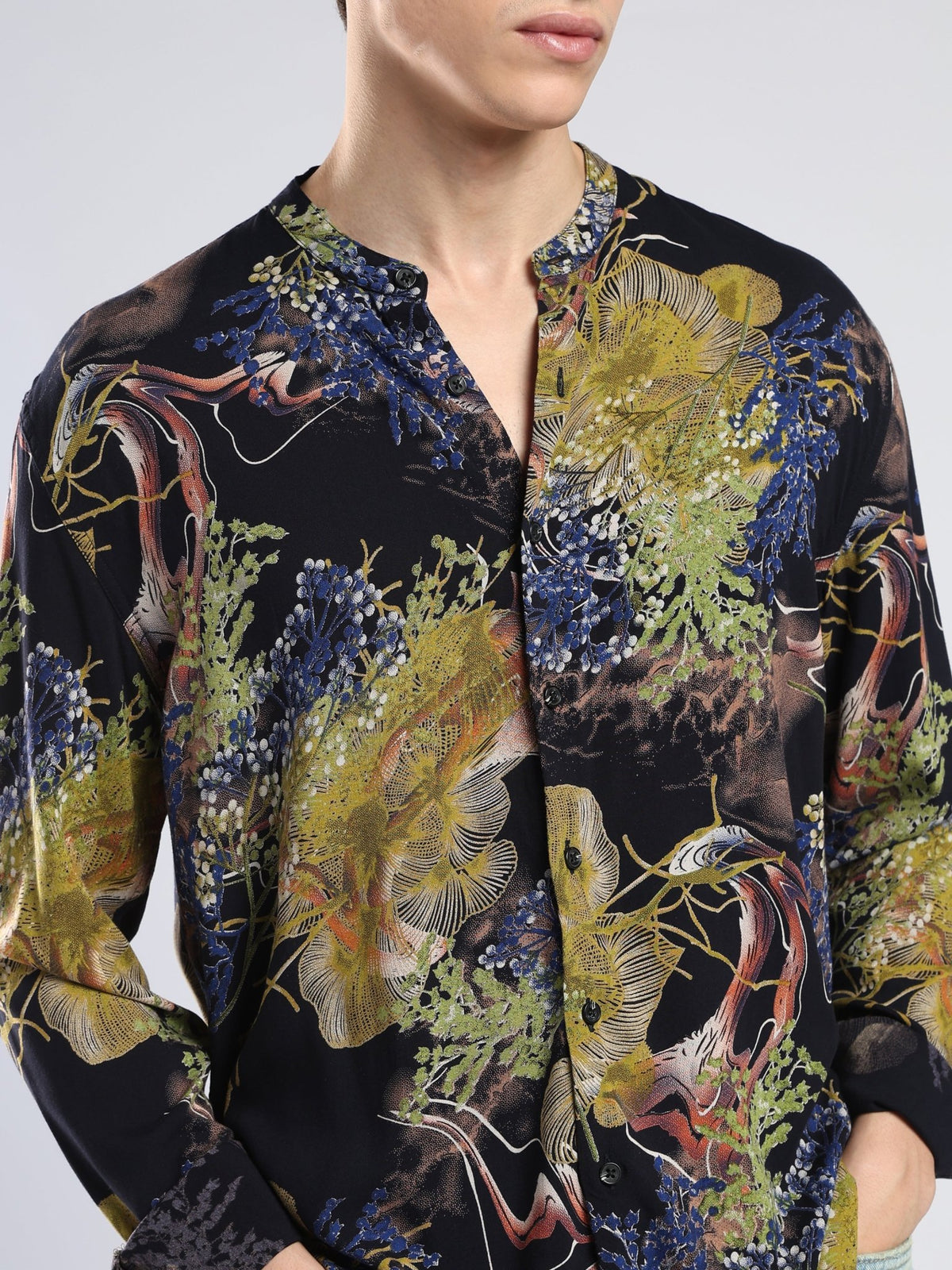 Xisoni - Abstract Printed Mandarin Collar Shirt - Olive Green - Espanshe